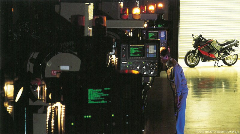 1990 - Triumph Factory T1