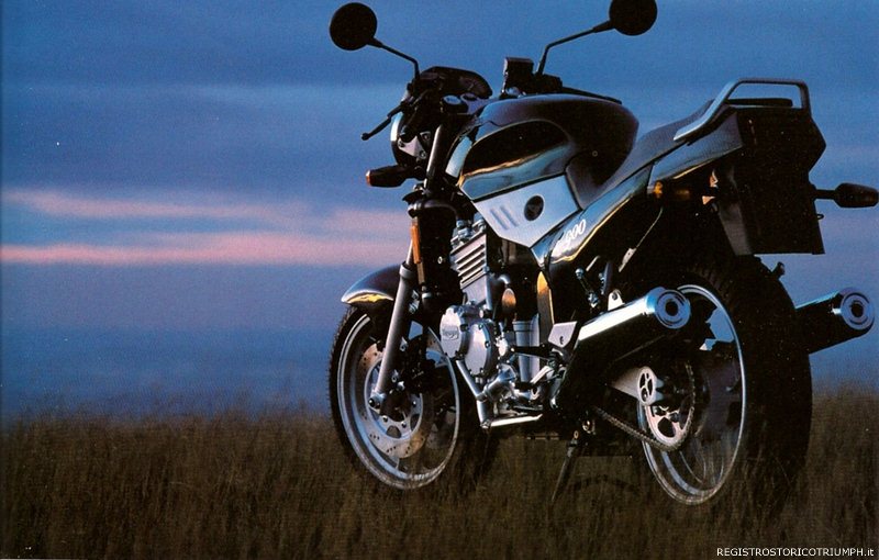 1990 - Triumph Trident 900
