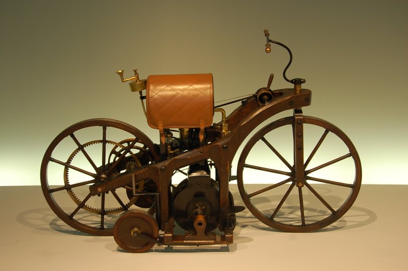 Enspur - la prima motocicletta