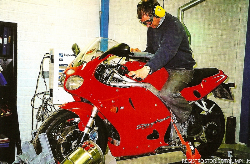 1999 - Triumph nuovo il banco SuperFlow CycleDyn