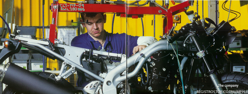 2000 - Linea produzione Triumph Hinckley